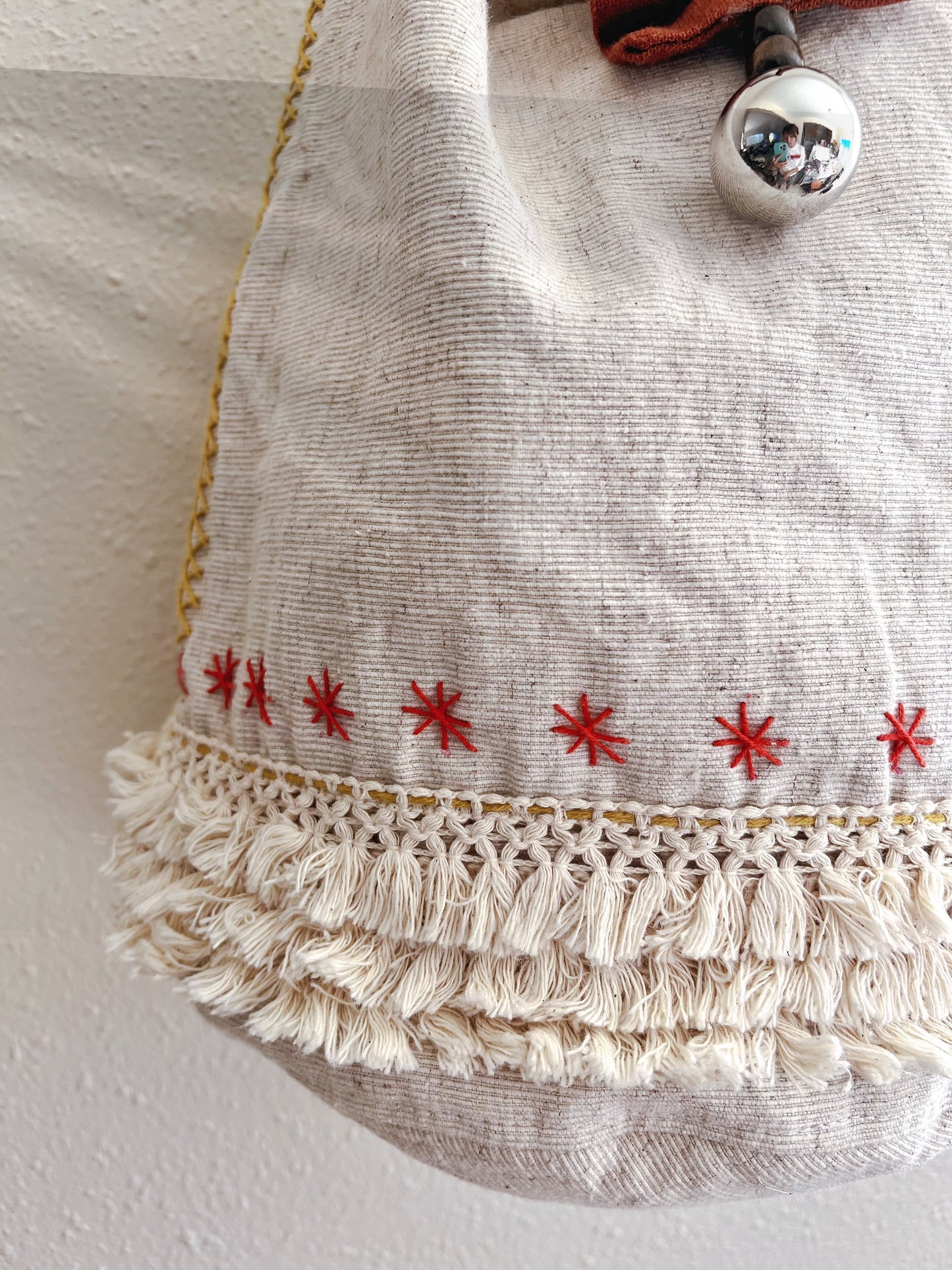 Handmade bag | Small Wristbag | Hand Stitching | Round bag