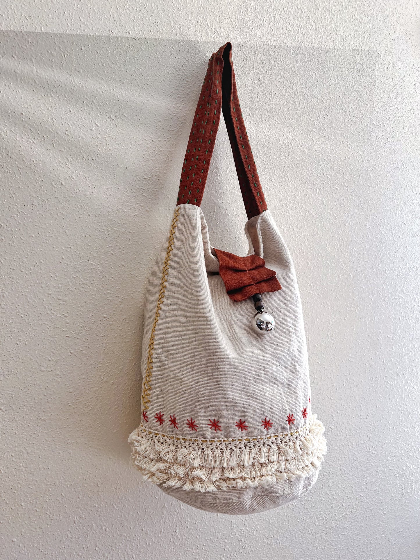Handmade bag | Small Wristbag | Hand Stitching | Round bag
