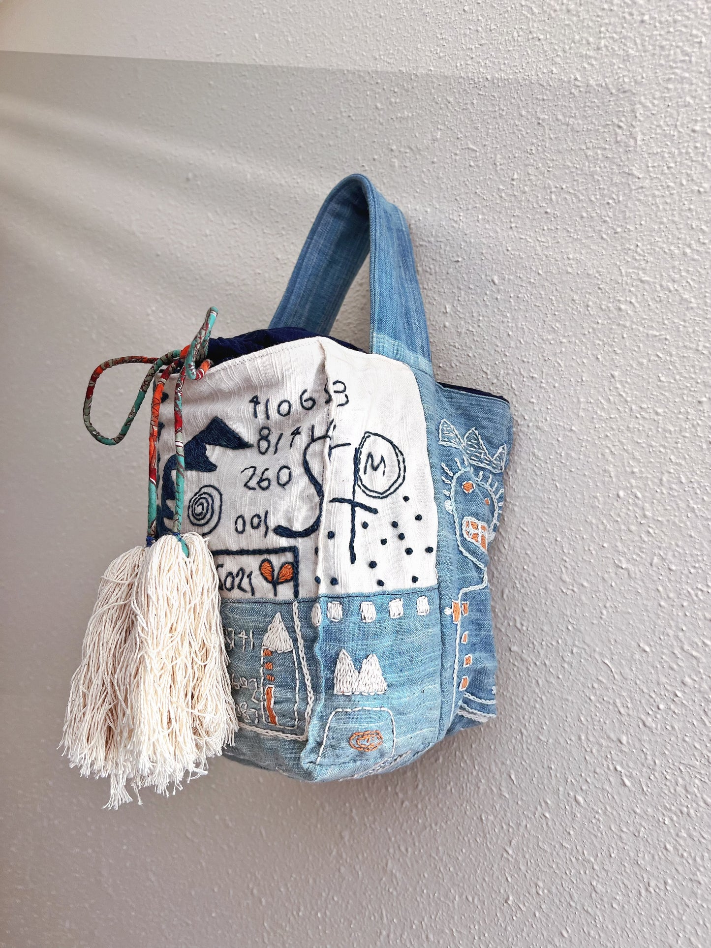 Handmade bag | Small Wristbag | Hand Stitching | Embroidery bag