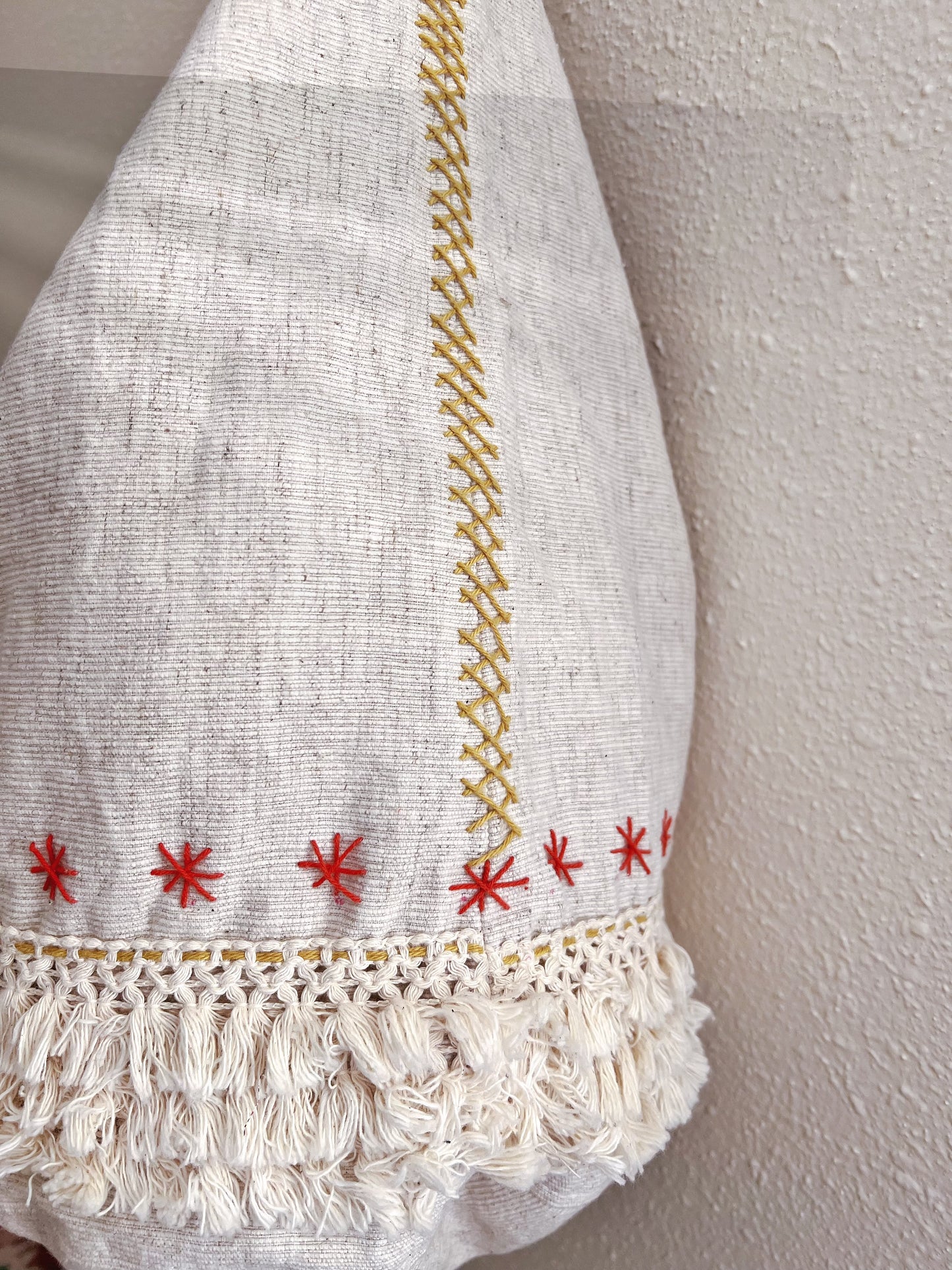 Handmade bag | Small Wristbag | Hand Stitching | Round bag